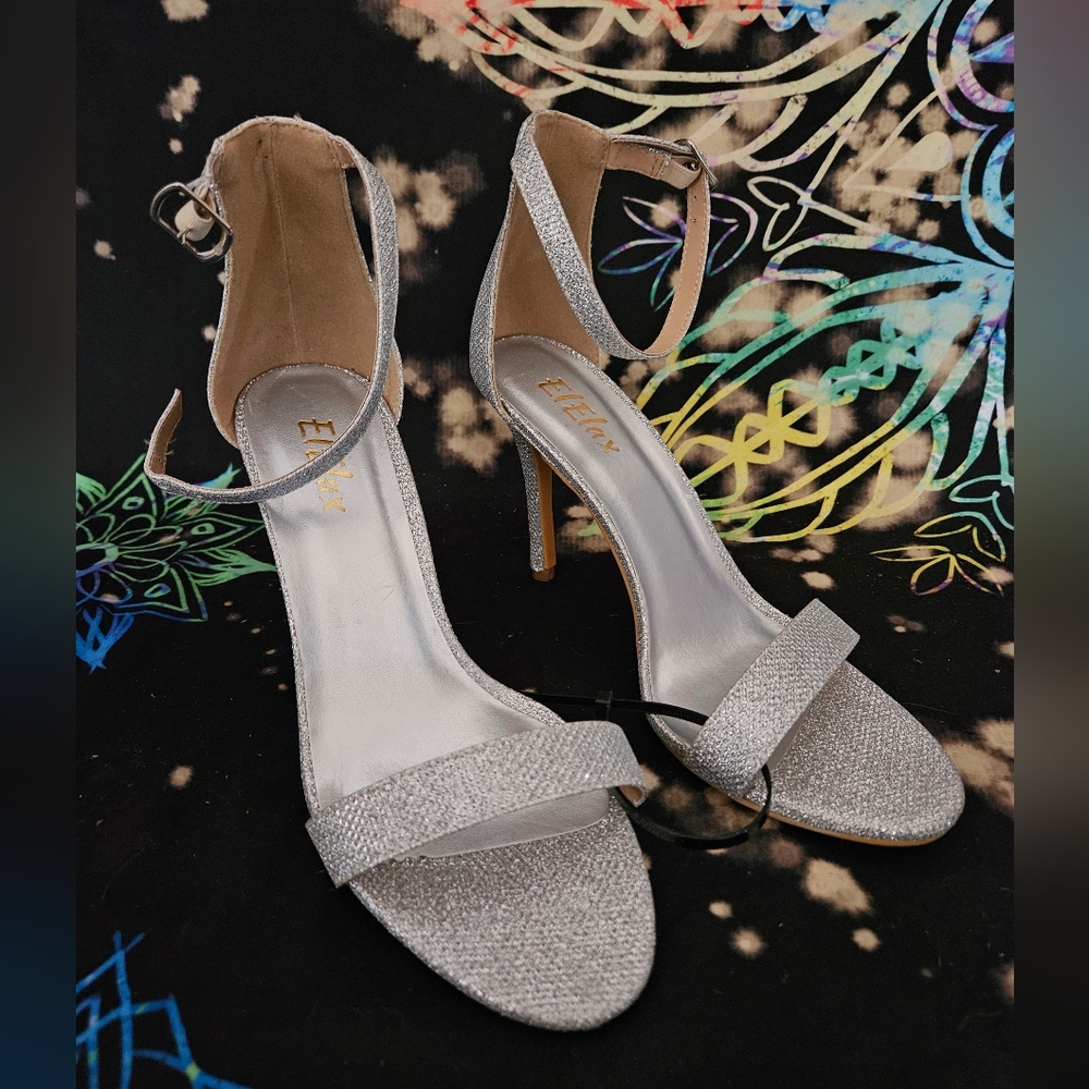 🍍 Sliver Bling ankle strap heels
